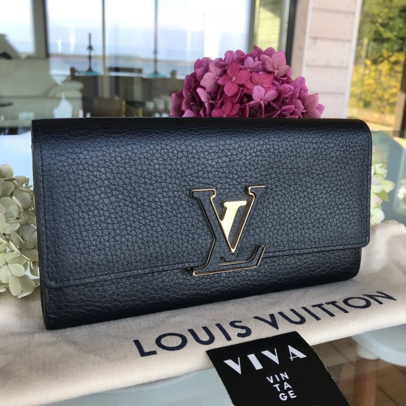 Louis Vuitton Capucines wallet