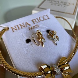 Nina Ricci jewelry set