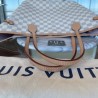 Louis Vuitton Neverfull MM tote